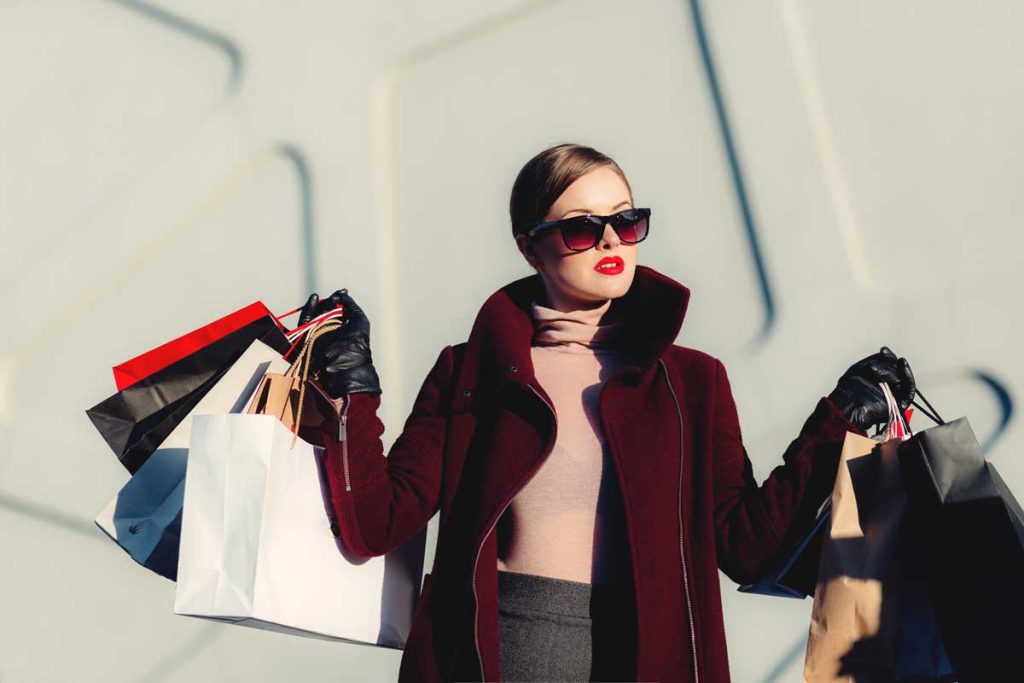 Meta şi EssilorLuxottica, parteneriat în vederea construirii ochelarilor inteligenţi