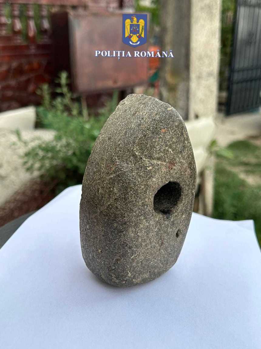 Topor din granit, datând din Epoca Bronzului, găsit în Giurgiu