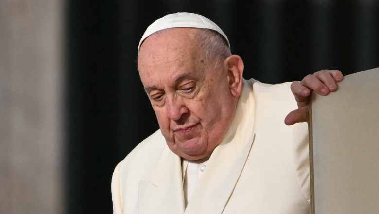 Papa Francisc a murit de Paște