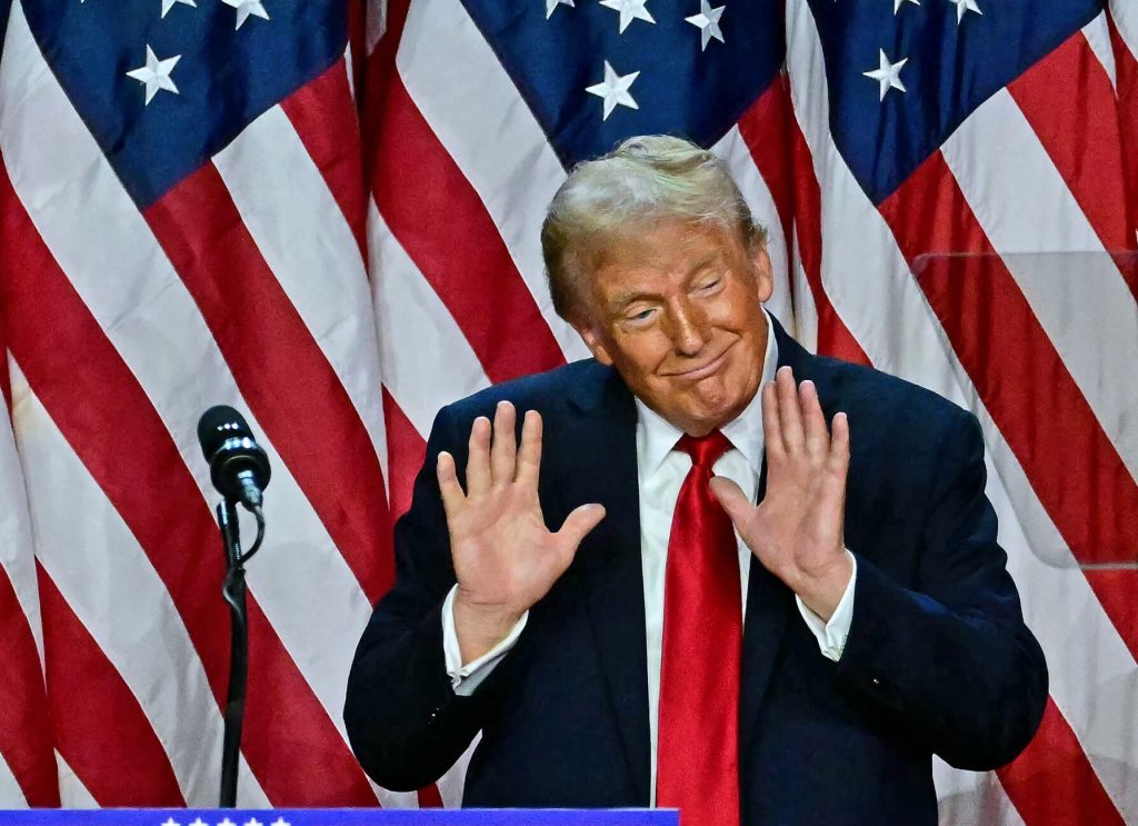 Donald Trump vrea să restricţioneze durata vizelor pentru jurnaliştii şi studenţii străini