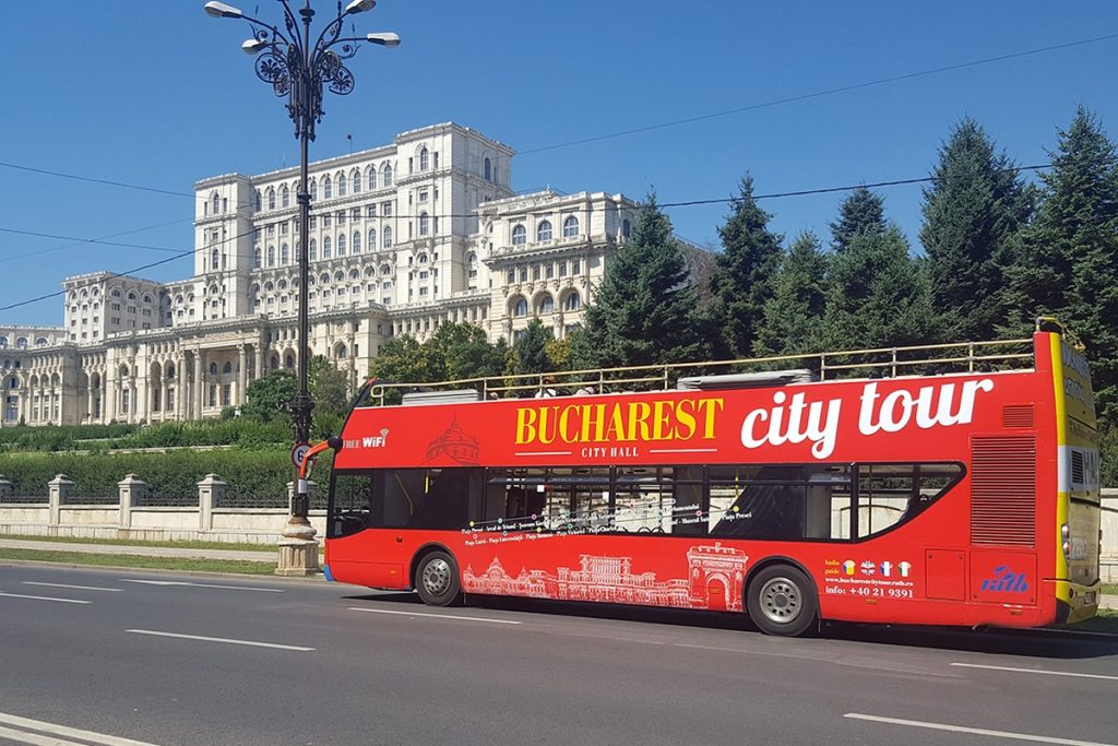 Linia turistică „Bucharest City Tour” intră în funcţiune de luni 
