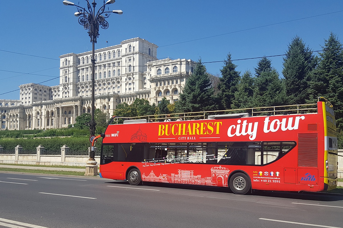 Linia turistică „Bucharest City Tour” intră în funcţiune de luni 