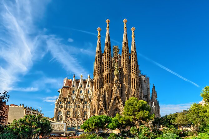 Sagrada Familia, cea mai înaltă biserică din lume; moștenirea lui Gaudí atinge cerul Barcelonei