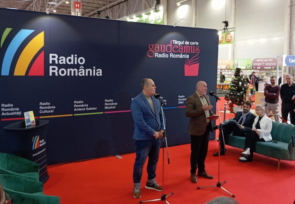 „O carte nu rezolvă toate problemele noastre, dar ne ajută să le vedem mai limpede”