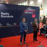 „O carte nu rezolvă toate problemele noastre, dar ne ajută să le vedem mai limpede”