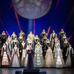 Concert Madrigal de Crăciun, în faţa casei La Miţa Biciclista