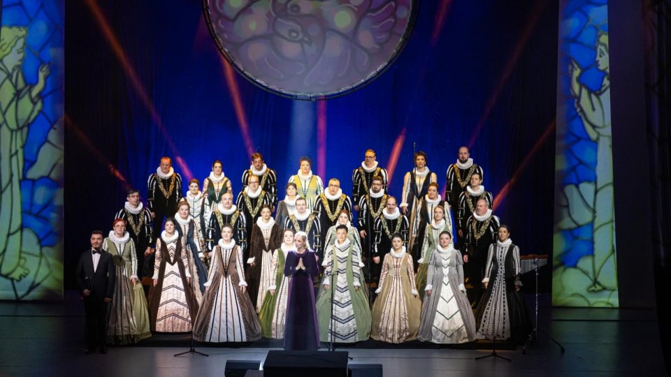 Concert Madrigal de Crăciun, în faţa casei La Miţa Biciclista