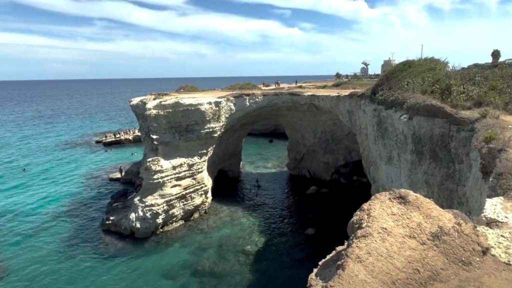 „Arcul îndrăgostiţilor” din Italia s-a prăbuşit chiar de Ziua Îndrăgostiţilor