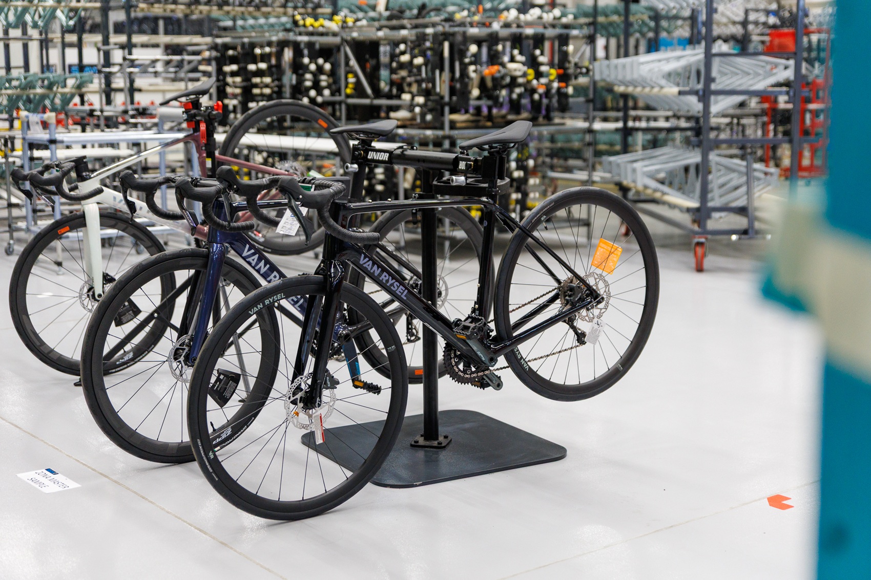 Timișoara, hub regional pentru bicicletele Decathlon: 800.000 de unități asamblate anual pentru piața europeană